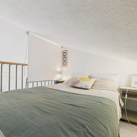 Vue A 900m De La Pour 3